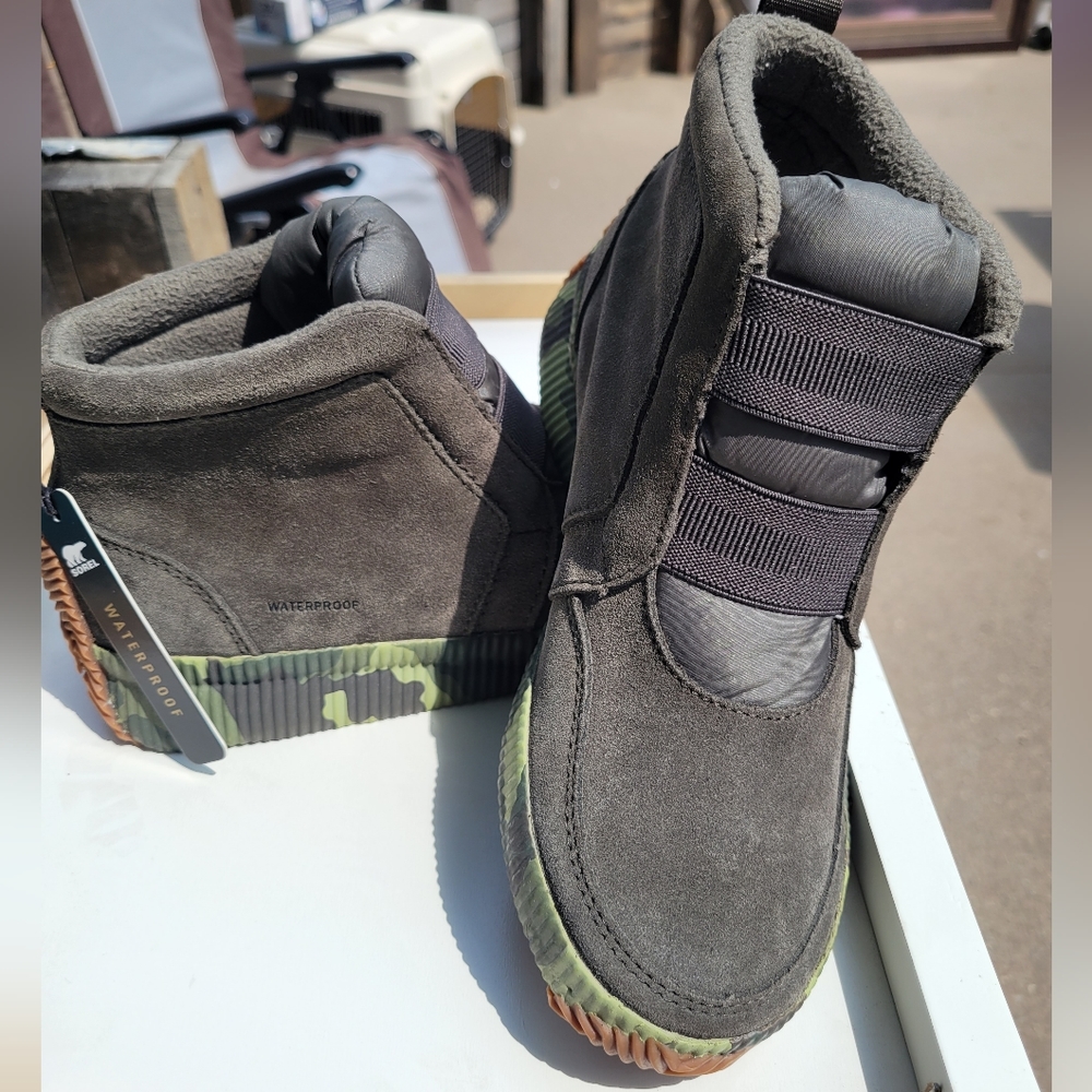 Sorel tennis shoes
